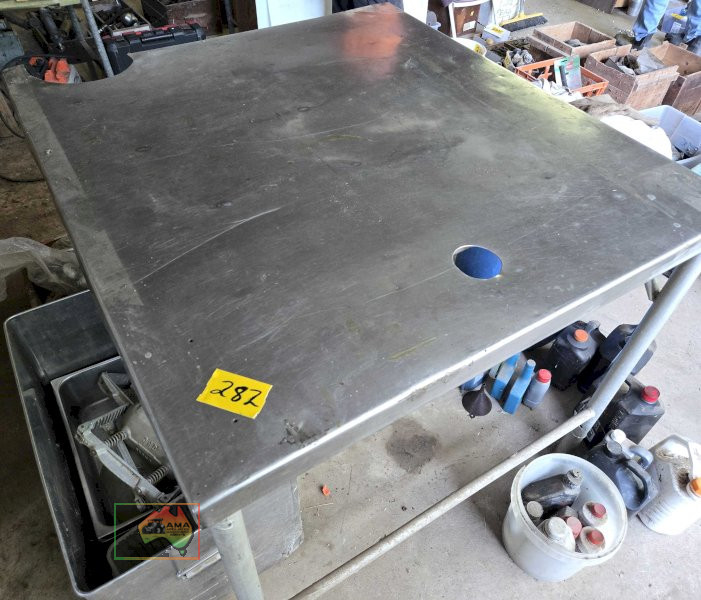 Butchers Stainless Prep Table 1100 x 1170 - photo 2