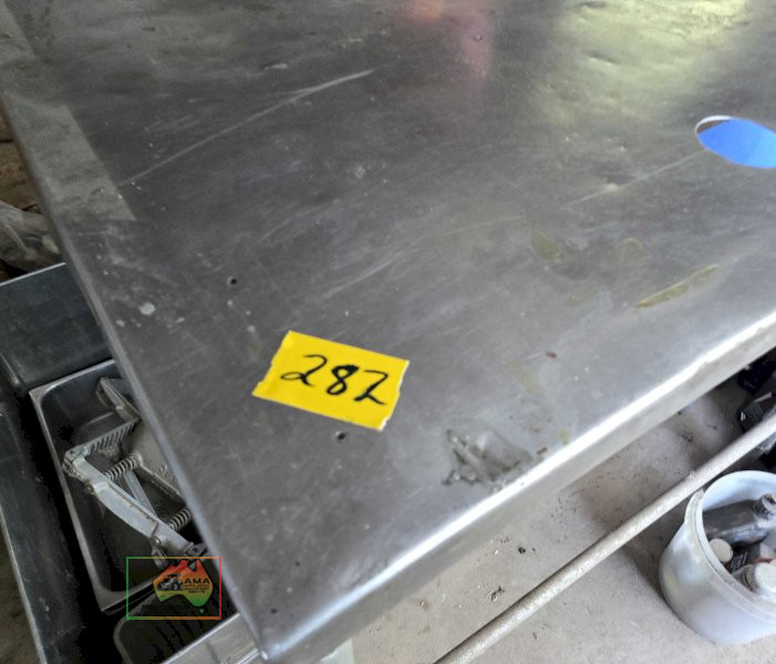Butchers Stainless Prep Table 1100 x 1170 - photo 3