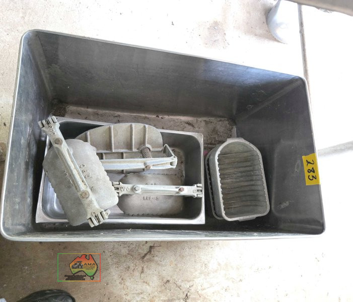 Stainless Tub with Ham/Tongue Presses