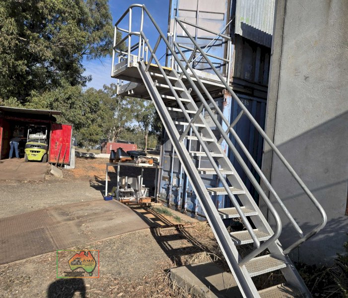 Steel platform and stairs - photo 2
