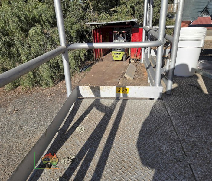 Steel platform and stairs - photo 4