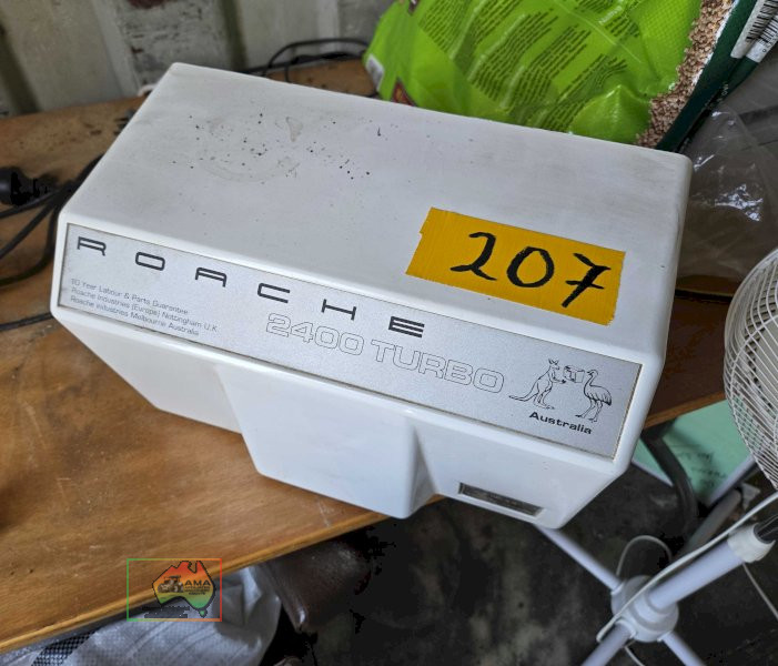 Roache electric hand dryer