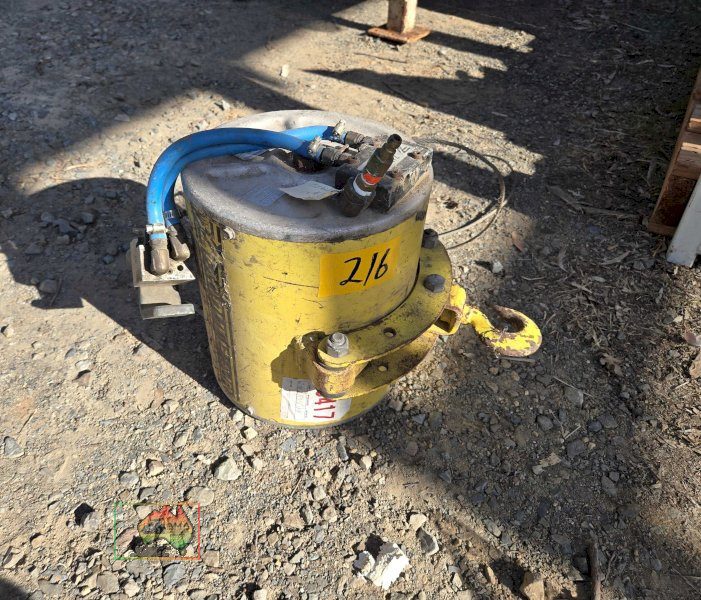 Air operated gantry winch