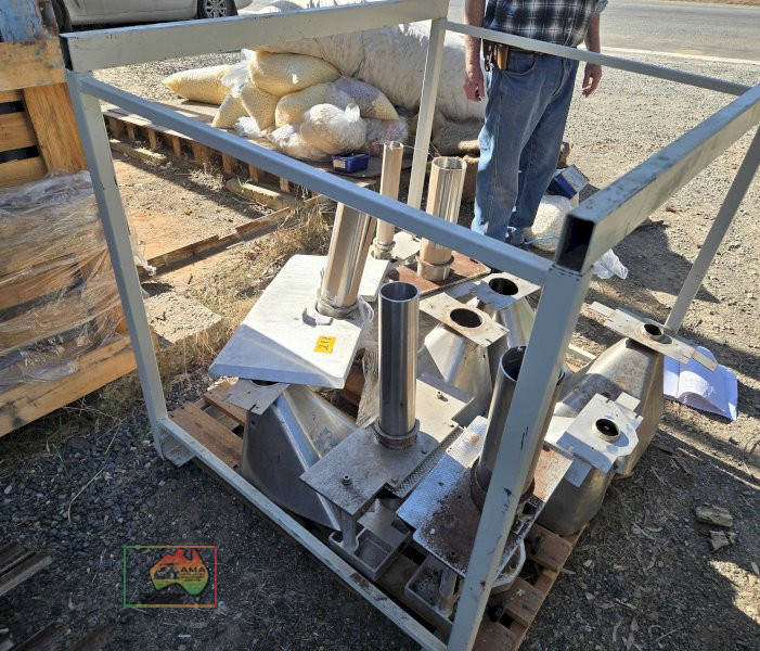 Steel pellet lifting frame - photo 2
