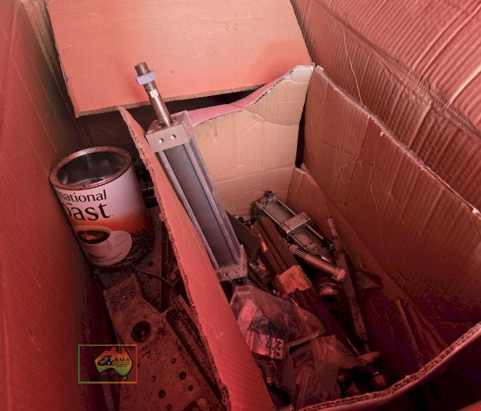 Box of sundry parts including air actuators - photo 3