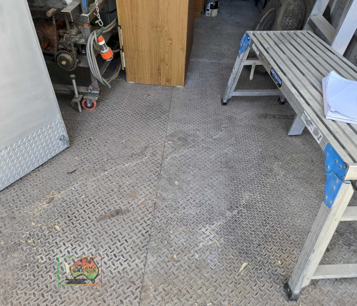40' x 8' x 9'6" high shipping container - photo 3