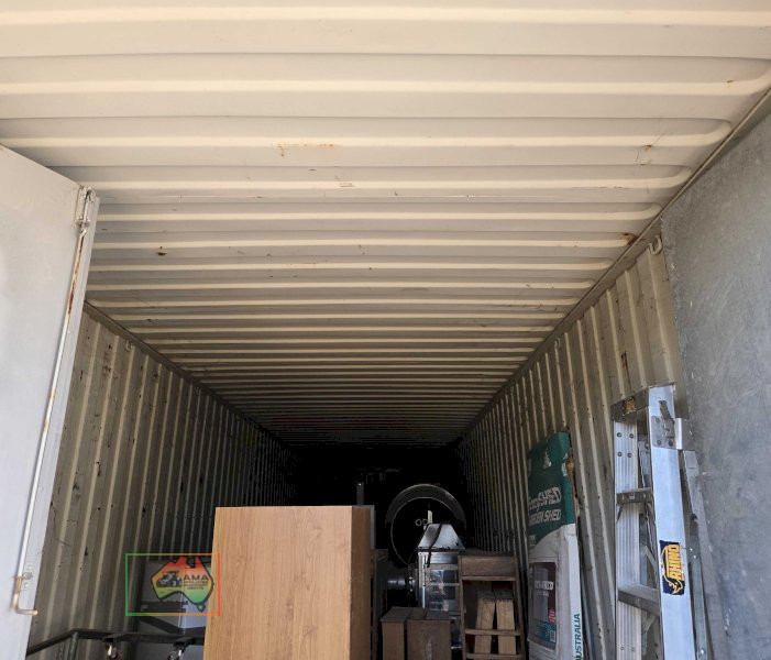 40' x 8' x 9'6" high shipping container - photo 2