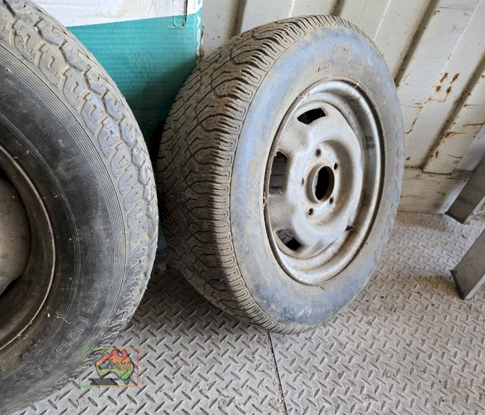 2 x Holden HQ 14' trailer rim and tyres - photo 4