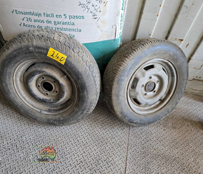 2 x Holden HQ 14' trailer rim and tyres