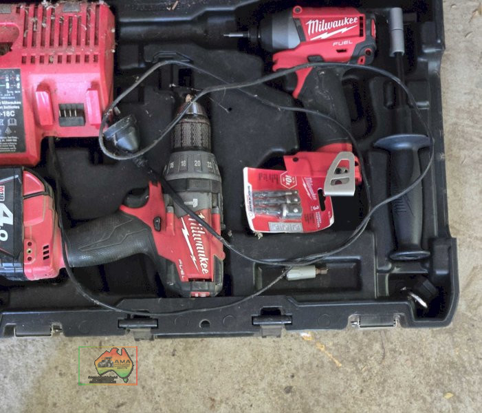 Milwaukee Twin Drill Set - photo 4