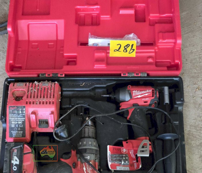 Milwaukee Twin Drill Set - photo 3