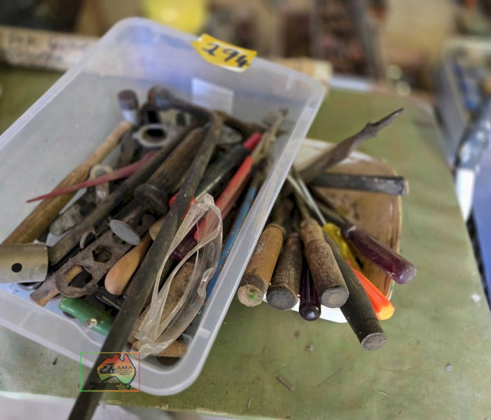 Assorted Tools & Chisels - photo 2