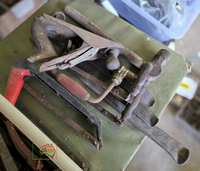 Box of Files, Tyre Levers, Hammer etc... - photo 4