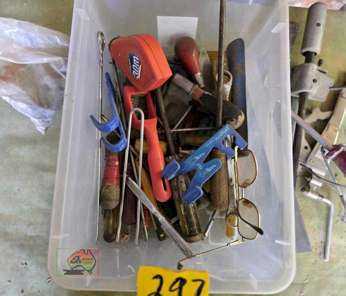 Box of Sundry Tools etc... - photo 2