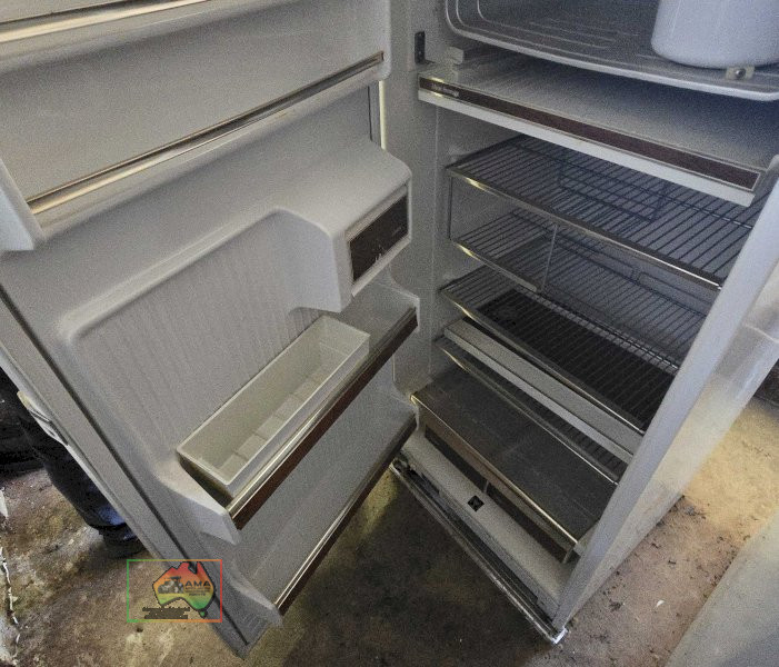 Kelvinator 360 Fridge in Working Cond. - photo 4