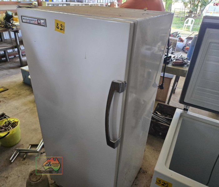 Kelvinator 360 Fridge in Working Cond.