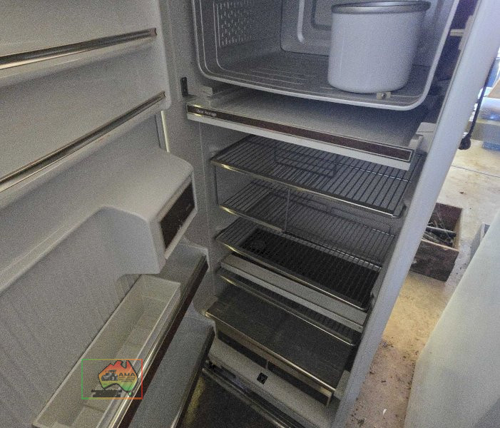 Kelvinator 360 Fridge in Working Cond. - photo 3
