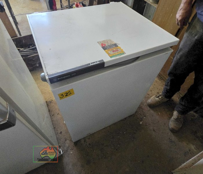 Avondale Chest Freezer in Working Cond.