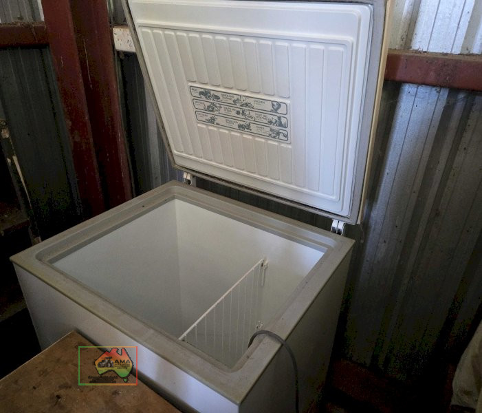 Kelvinator 210 Chest Freezer - photo 4