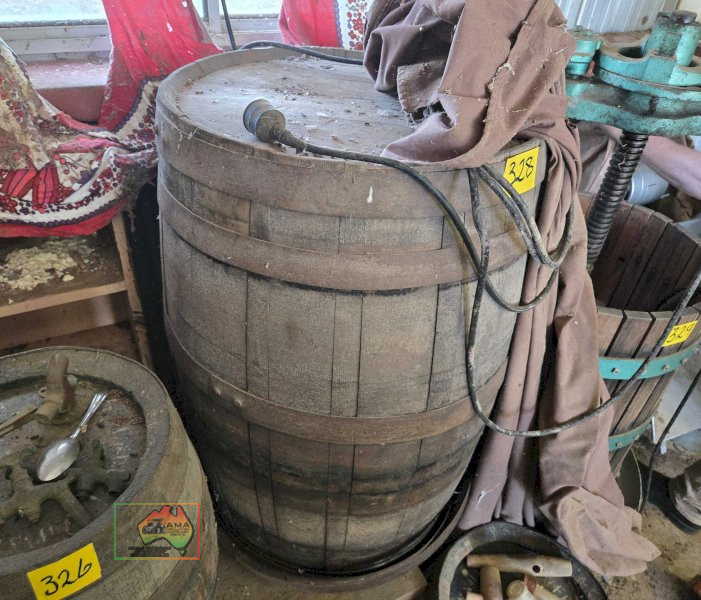 Vintage Wine Barrel - photo 3
