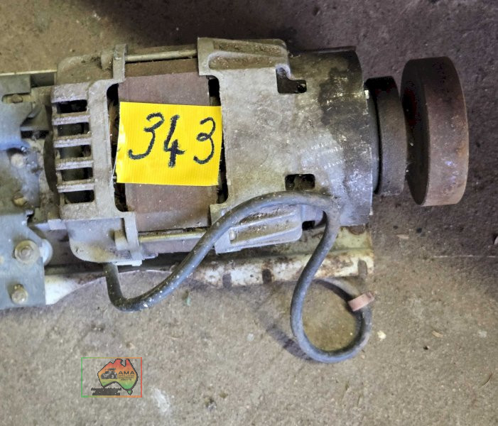 Electric Motor with Centrifugal Clutch - photo 2