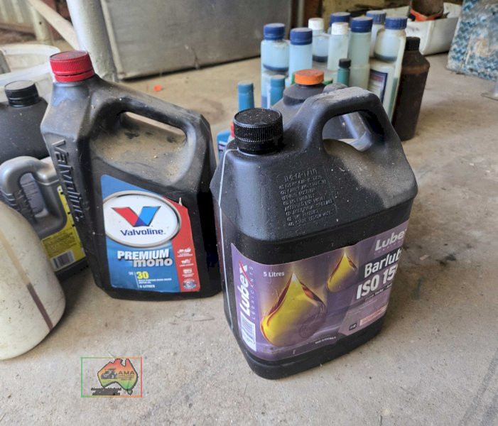 2 Stroke & Motor Oils - photo 4