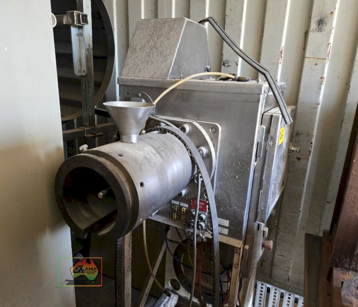 Dyason grain extruder on frame - photo 4