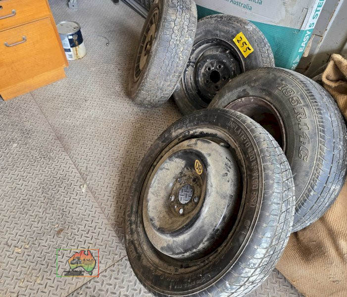 Assorted trailer rims and tyres - photo 3