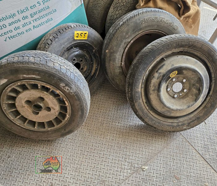 Assorted trailer rims and tyres - photo 4