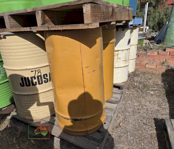 14 x 44gal drums and lids (#263)