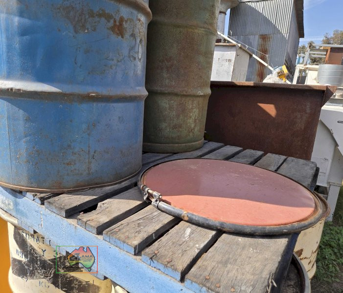 14 x 44gal drums and lids (#263) - photo 4