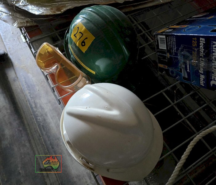Safety helmets and goggles - photo 2