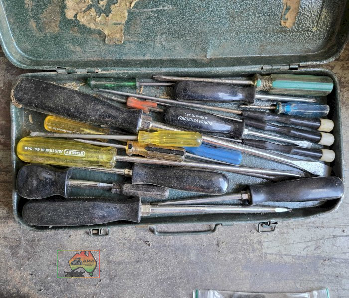 Assorted screwdrivers in small toolbox - photo 2