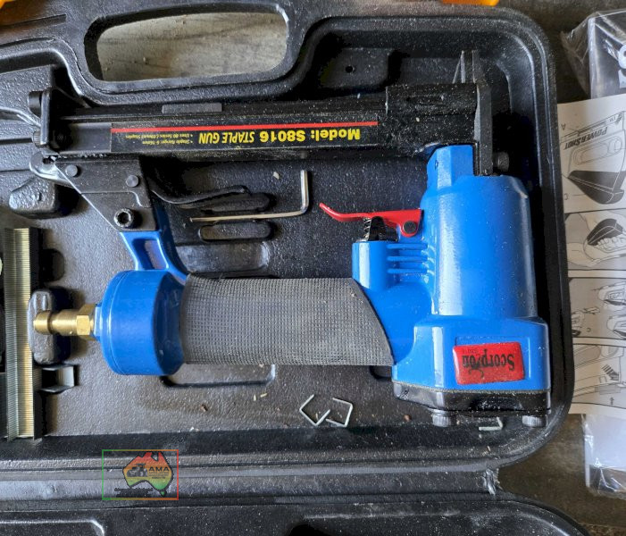 Scorpion staple gun