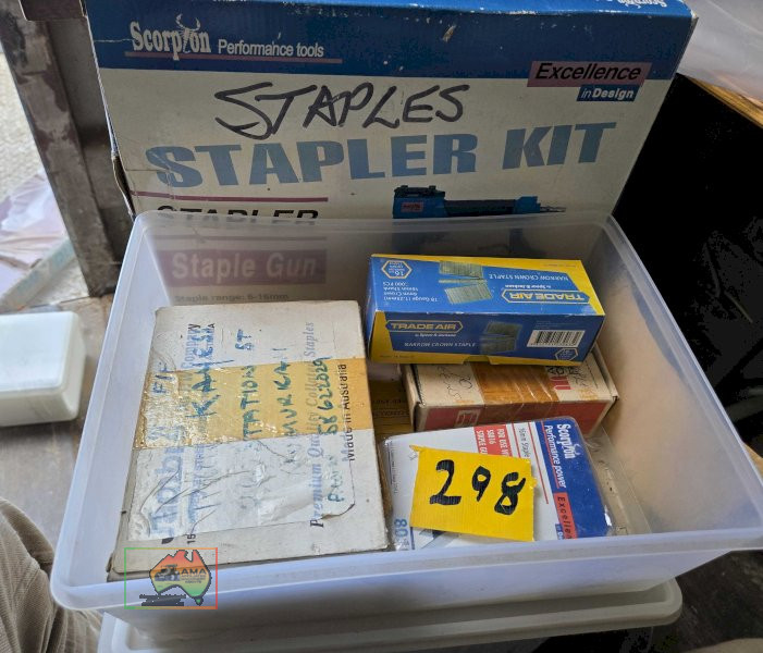 Large quantity of assorted staples to suit staple guns - photo 2