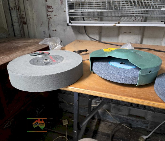 As new stone grinding wheel and as new bench grinder spares - photo 2