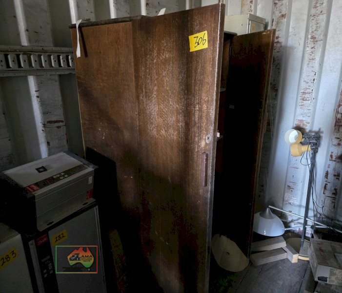 Antique wooden cupboard - photo 1