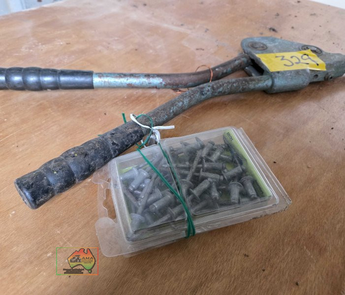 Large rivet gun and rivets - photo 2