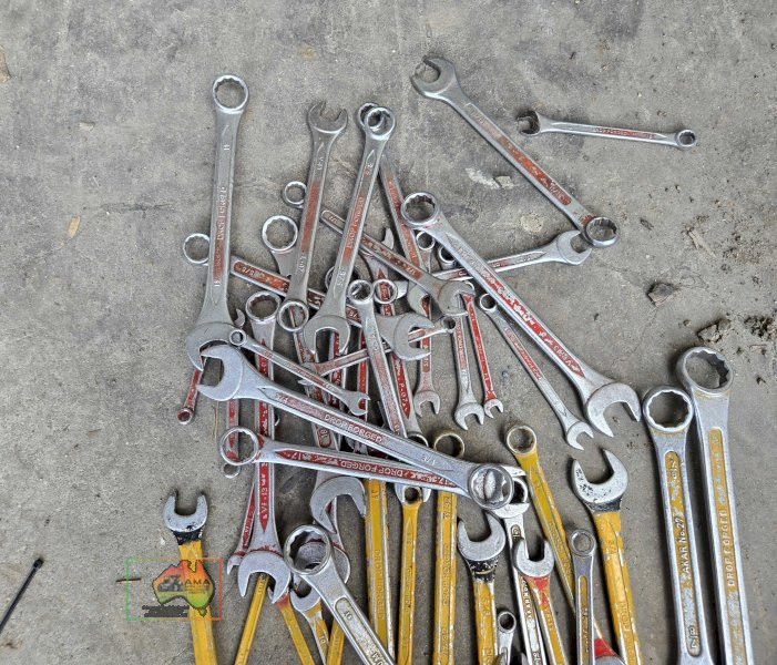 Carry bucket of assorted spanners - photo 3