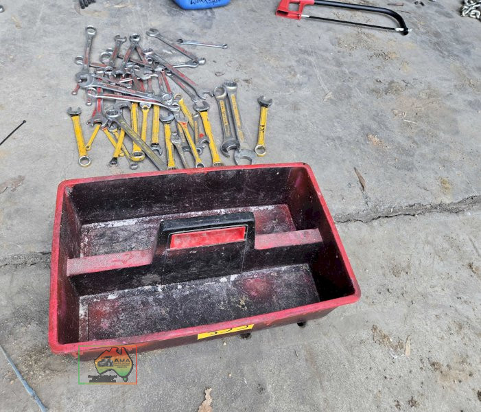 Carry bucket of assorted spanners - photo 4