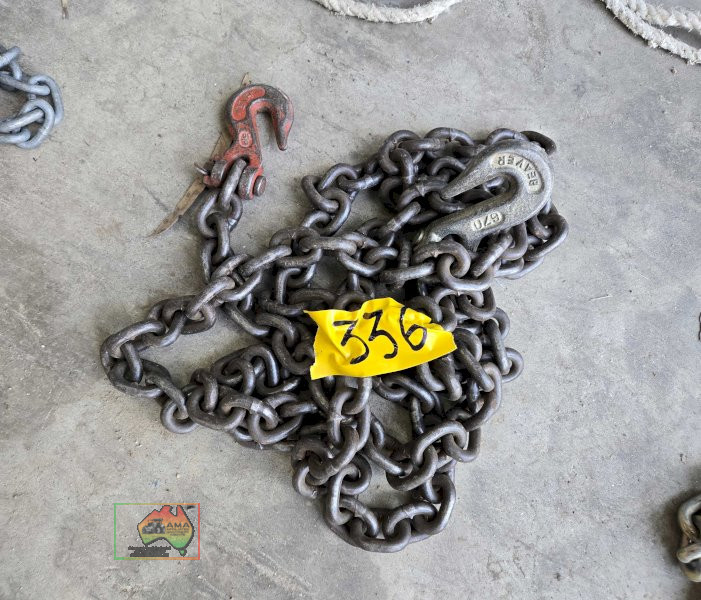 Drag chain with hooks