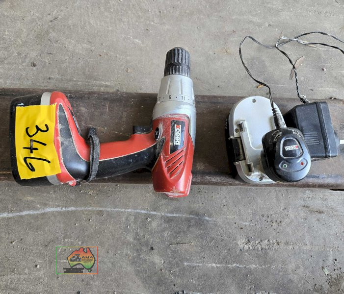 Exceed 18v battery drill and charger - photo 3