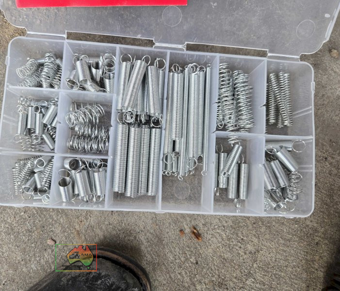 Assorted as new springs, with toolbox - photo 2
