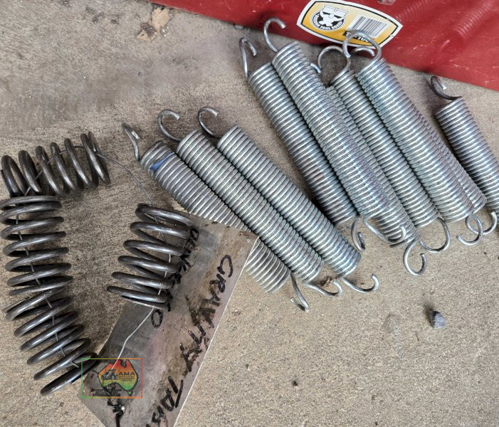 Assorted as new springs, with toolbox - photo 4