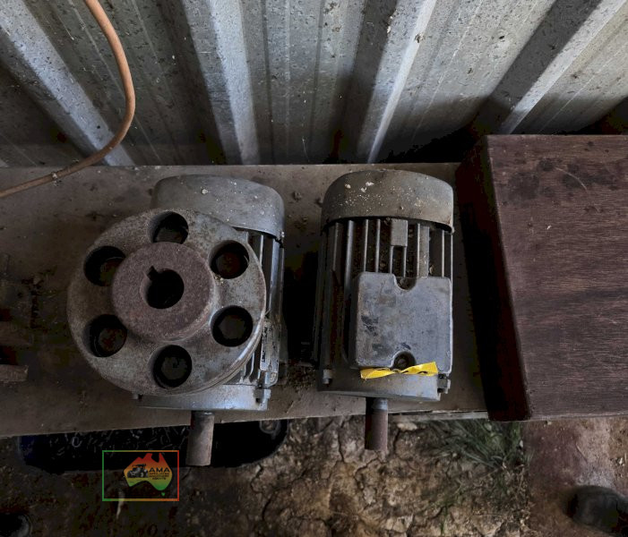 2x 3 Phase 1.5Kw Elec. Motors & Rubber Drive Union - photo 6
