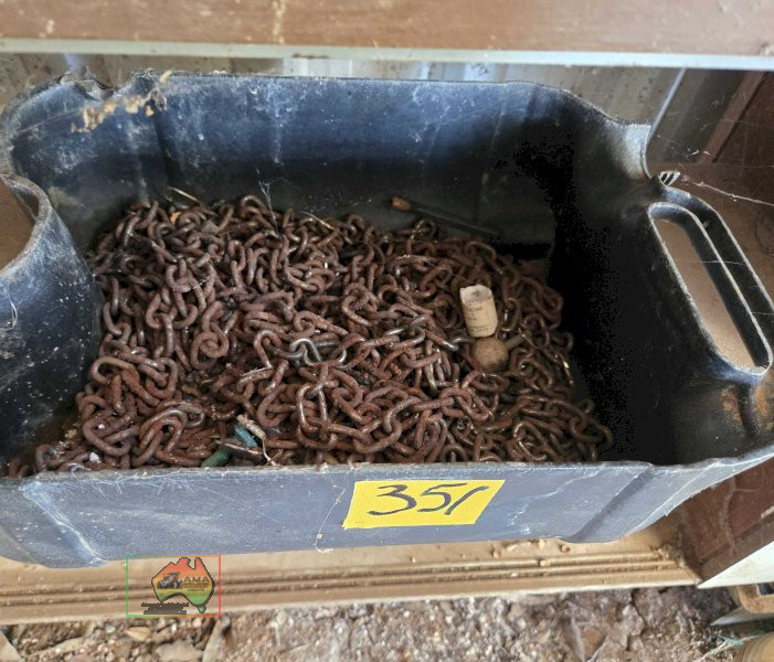 Large Tub of Dog Chain