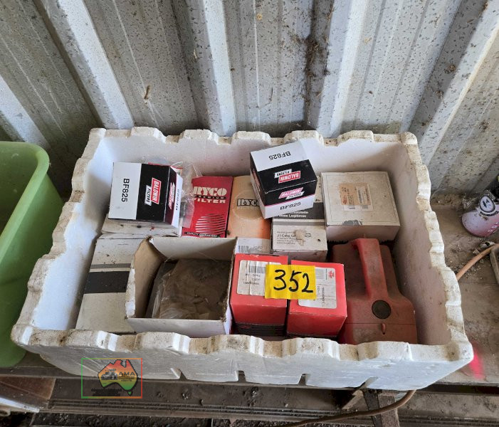 Box of Assorted Tractor Filtres