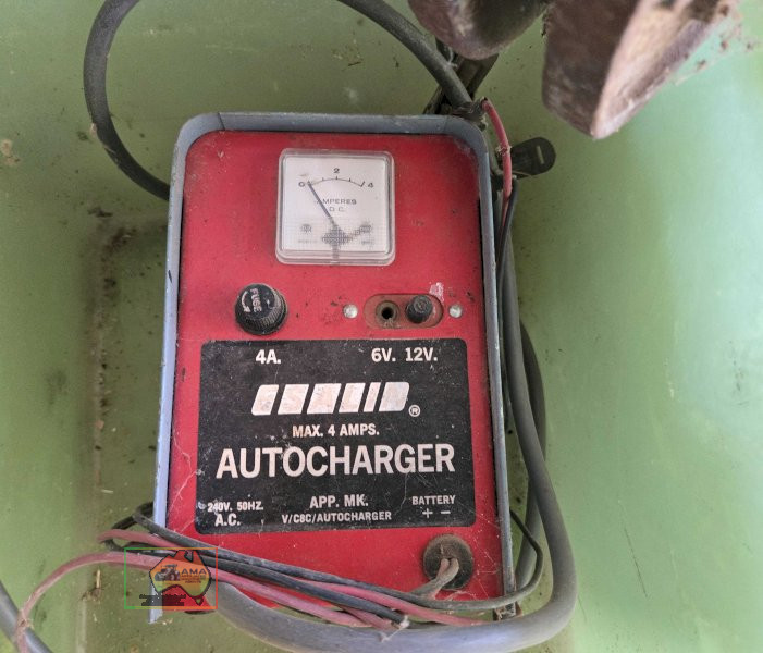 6v & 12v Battery Charger & Bench Vice - photo 3