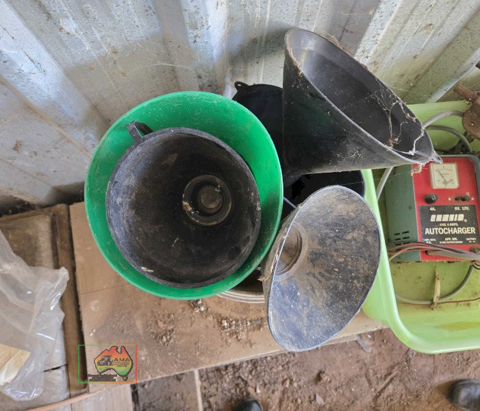 Tub of Fuel Funnels - photo 2