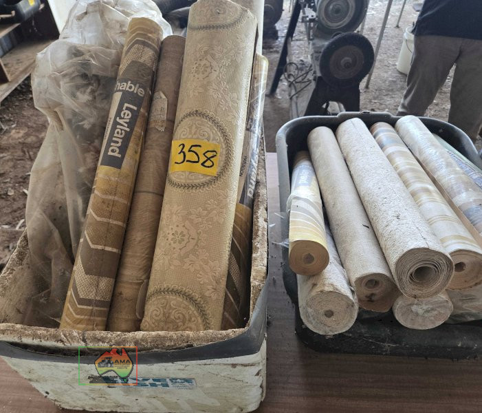 2x Tubs of Wall Paper - photo 3